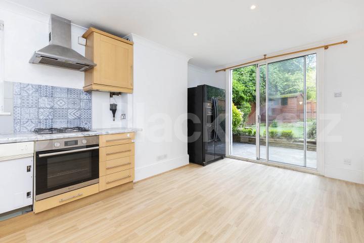 Super 5 double bedroom newly refurbished house with garden in Muswell Hill Pembroke Road , Muswell Hill